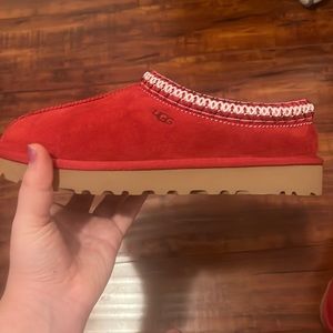 Red tazman uggs